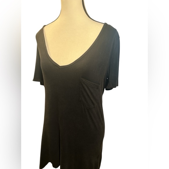 POL Black Short Sleeve Deep V-Neck Top - Picture 4 of 6